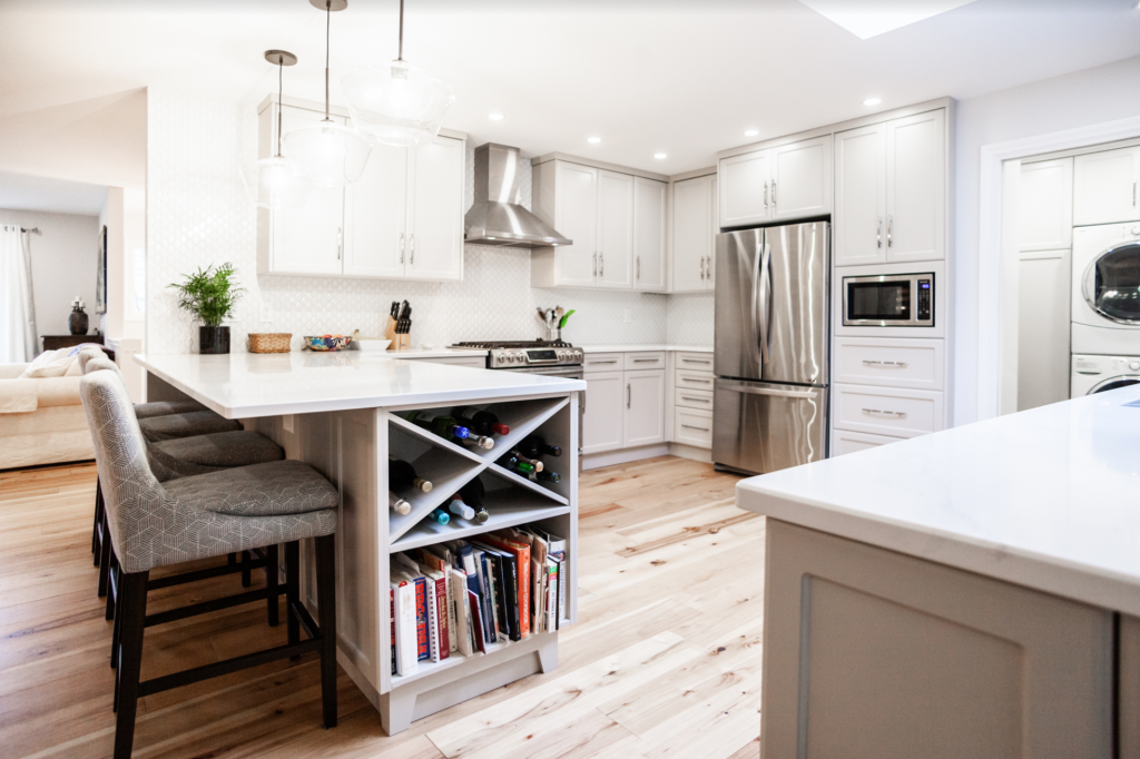 CLASSIC CONTEMPORARY CHEF'S KITCHEN Canadian Renovations Home